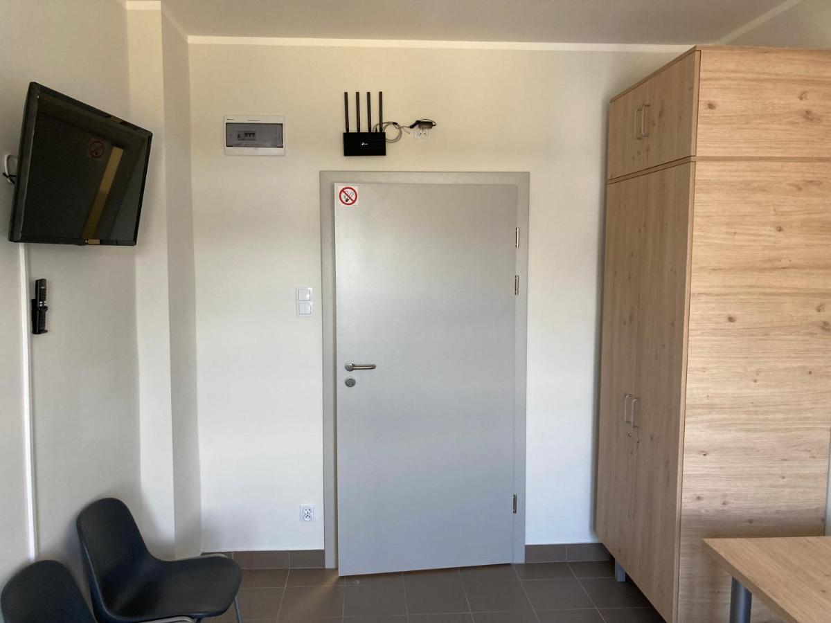 Hostel Przy Stadionie Явожно Экстерьер фото